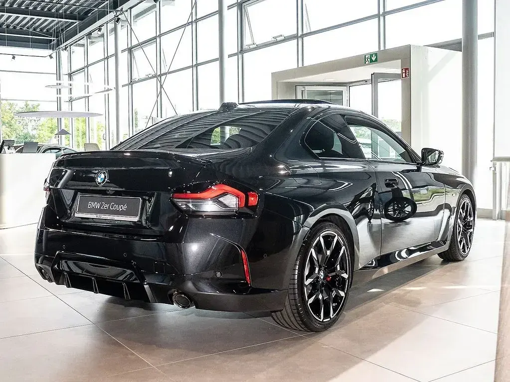 Neu BMW 220 Performance 184 PS (135 kW) 2026 Schwarz Coupé