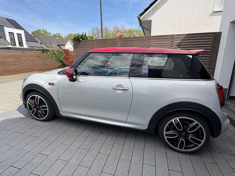 Gebraucht Mini John Cooper Works 231 PS (169 kW) 2021 Silber Kleinwagen