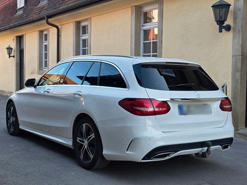 Gebraucht Mercedes C250 AMG line 204 PS (150 kW) 2015 Weiß Kombi
