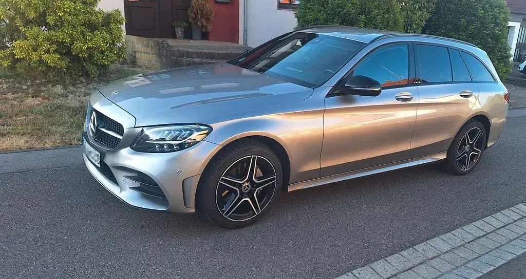 Gebraucht Mercedes C200 AMG line 160 PS (117 kW) 2020 Andere farben Limousine