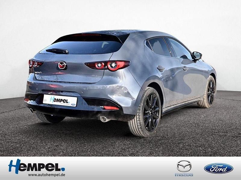 Neu Mazda 3 Homura-Line 140 PS (102 kW) 2026 Grau Limousine