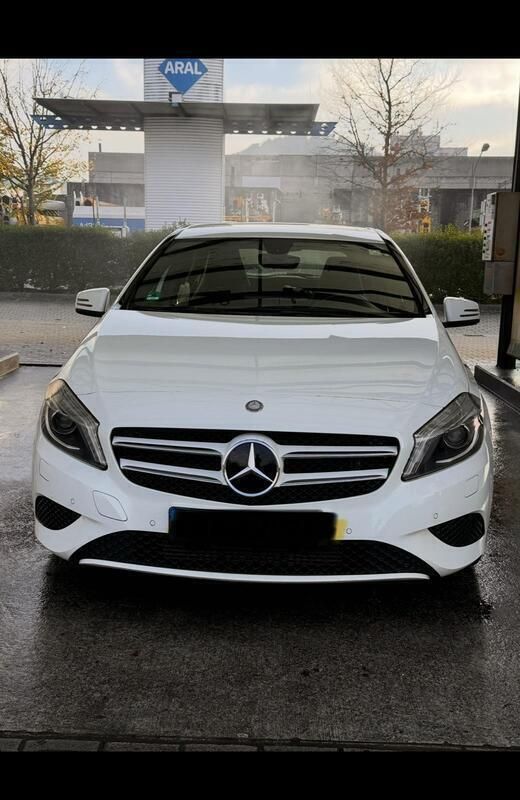 Weiß Gebraucht 2012 Mercedes A200 Limousine | 10.500 € (Fairer Preis) - Bild 1/4