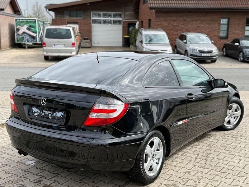 Gebraucht Mercedes C160 122 PS (89 kW) 2005 Schwarz Coupé