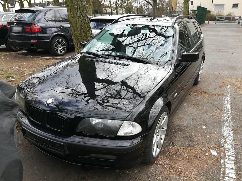 Gebraucht BMW 320 150 PS (110 kW) 2000 Schwarz Kombi