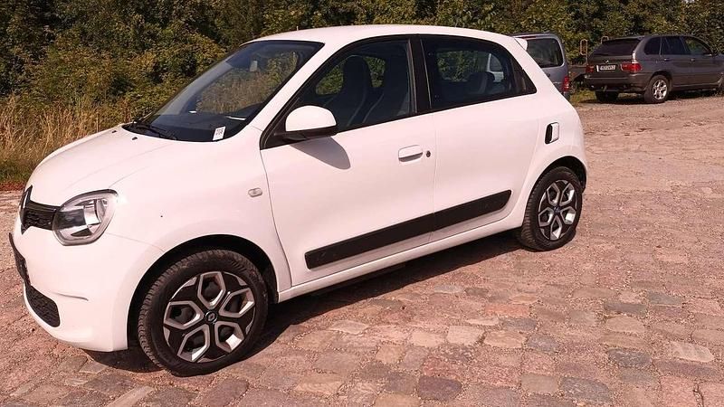 Weiß Gebraucht 2022 Renault Twingo Zen Kleinwagen | 9.800 € (Guter Preis) - Bild 1/4