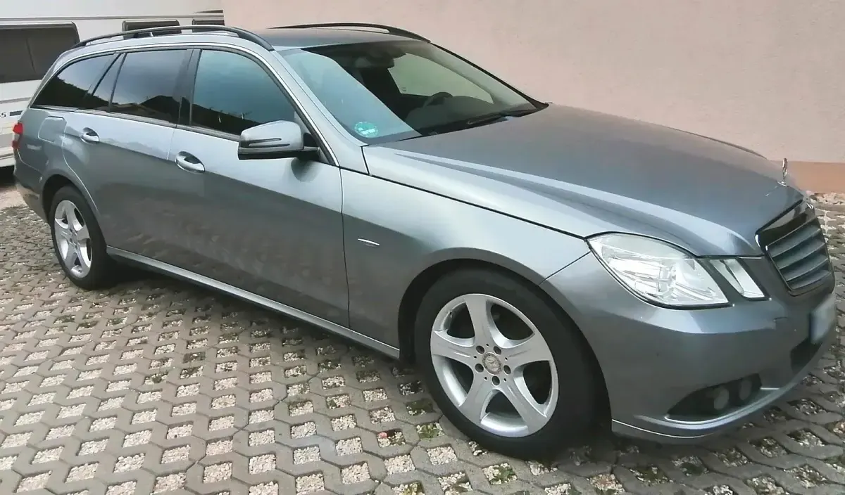 Gebraucht Mercedes E220 170 PS (125 kW) 2010 Grau Kombi
