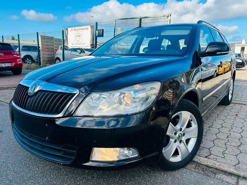 Gebraucht Skoda Octavia Elegance 140 PS (102 kW) 2012 Schwarz Kombi