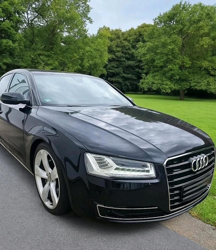Schwarz Gebraucht 2015 Audi A8 Ambiente Limousine | 23.450 € (Superpreis) - Bild 1/4