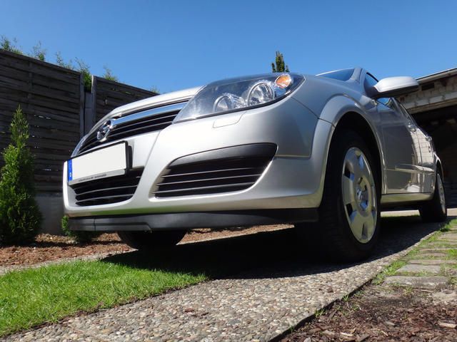 Gebraucht Opel Astra 90 PS (66 kW) 2006 Silber metallic Limousine