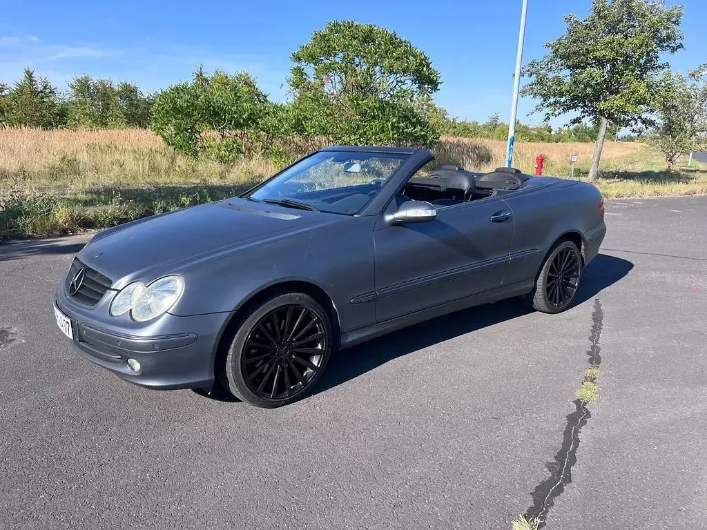 Gebraucht Mercedes CLK240 Elegance 170 PS (125 kW) 2004 Schwarz Cabrio