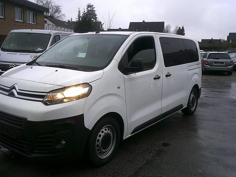 Gebraucht Citroën Spacetourer 150 PS (110 kW) 2017 Weiß Van / Kleinbus