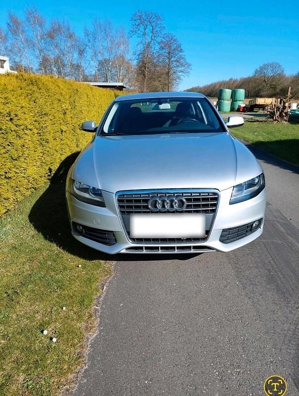 Gebraucht Audi A4 160 PS (117 kW) 2010 Silber Limousine