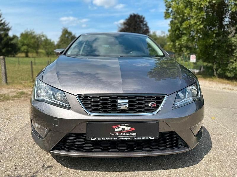Grau Gebraucht 2015 Seat Leon FR Limousine | 13.900 € (Fairer Preis) - Bild 1/4