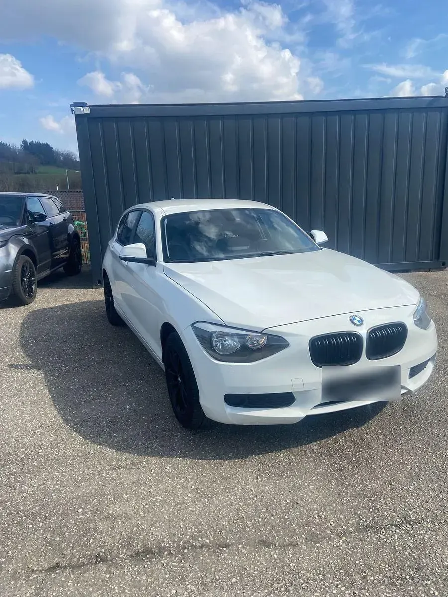 Gebraucht BMW 114 102 PS (75 kW) 2012 Weiß Kleinwagen