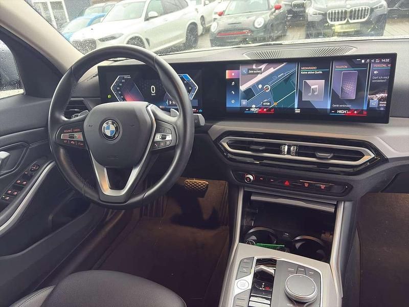 Gebraucht BMW 320 Sport Line 190 PS (139 kW) 2023 Skyscraper grau metallic Kombi