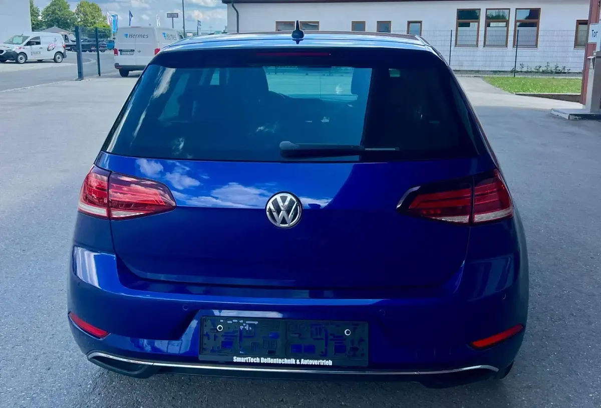 Gebraucht VW Golf VII 125 PS (91 kW) 2019 Blau Kleinwagen