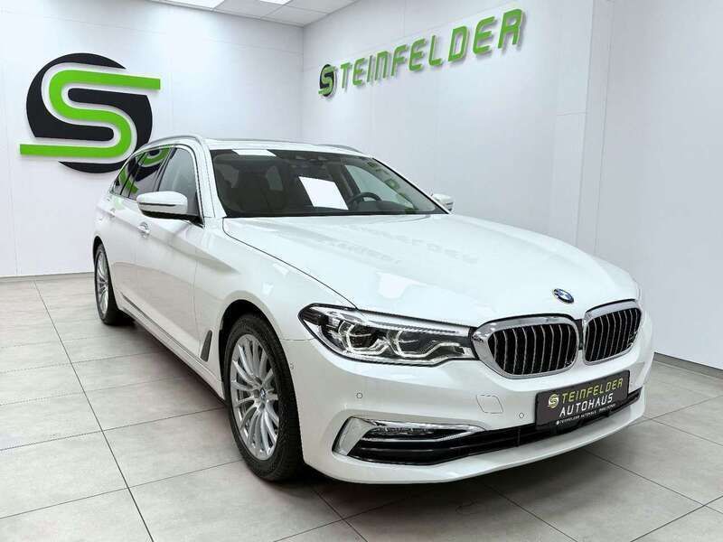 Mineralweiss metallic Gebraucht 2018 BMW 540 Luxury Line Kombi | 30.990 € (Guter Preis) - Bild 1/4
