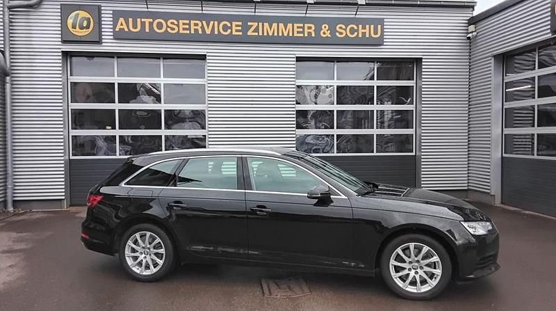 Gebraucht Audi A4 Basis 190 PS (139 kW) 2019 Schwarz Kombi
