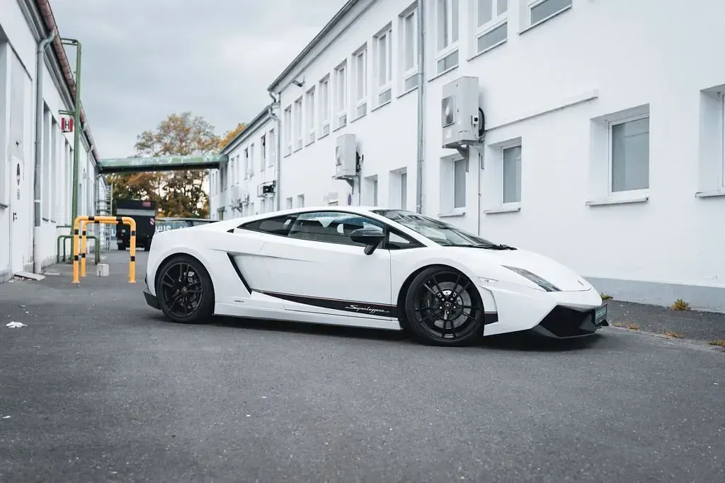 Usata Lamborghini Gallardo 570 CV (419 kW) 2011 Bianco Coupé