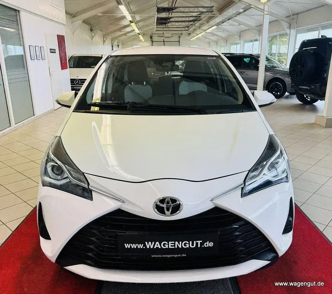 Gebraucht Toyota Yaris Comfort 72 PS (52 kW) 2018 Weiß Limousine