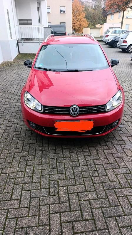 Rot Gebraucht 2012 VW Golf VI Style Kombi | 8.500 € (Teuer) - Bild 1/4
