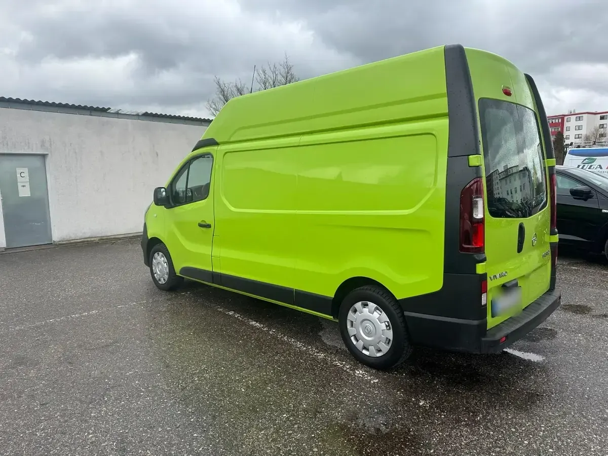 Gebraucht Opel Vivaro 145 PS (106 kW) 2019 Grün Van / Kleinbus