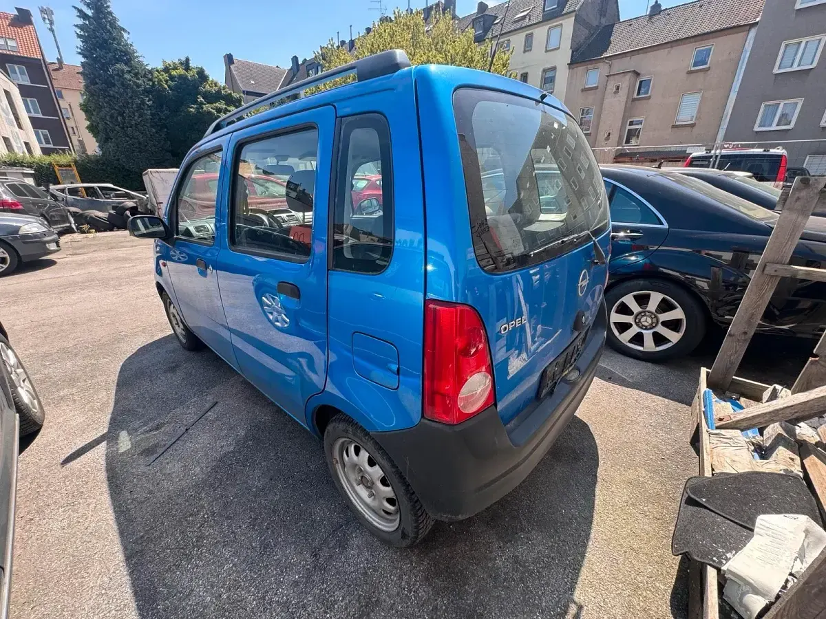 Gebraucht Opel Agila 58 PS (42 kW) 2001 Blau Van / Kleinbus