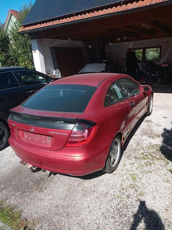 Orange Gebraucht 2002 Mercedes C180 Coupé | 800 € (Fairer Preis) - Bild 1/4