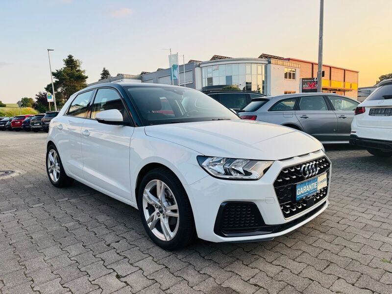 Weiß Gebraucht 2020 Audi A1 Sportback Kleinwagen | 19.970 € (Fairer Preis) - Bild 1/4