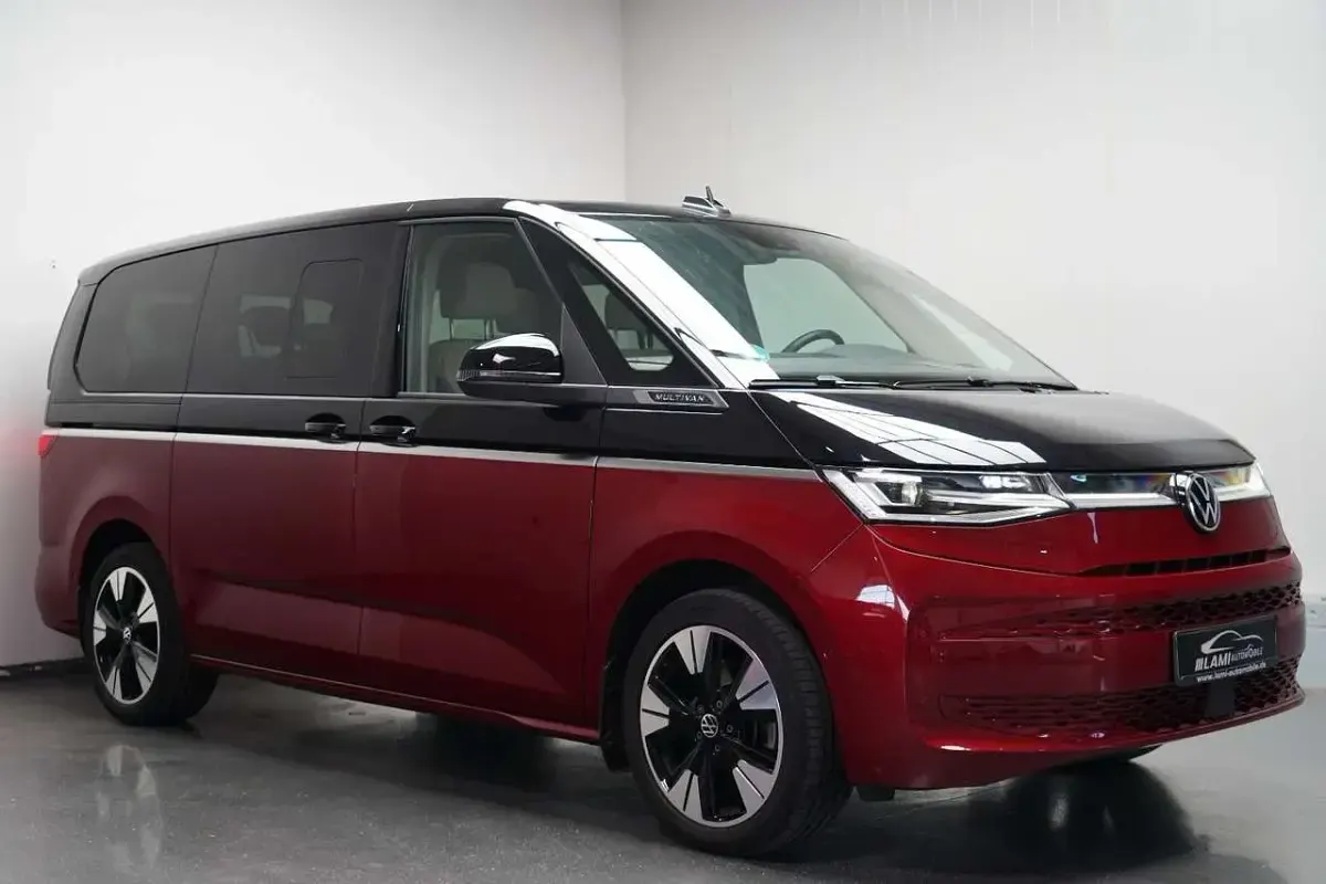 Gebraucht VW Multivan Style 150 PS (110 kW) 2025 Rot Van / Kleinbus
