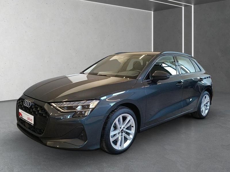 Gebraucht Audi A3 Sport 150 PS (110 kW) 2025 Manhattangrau metallic Limousine