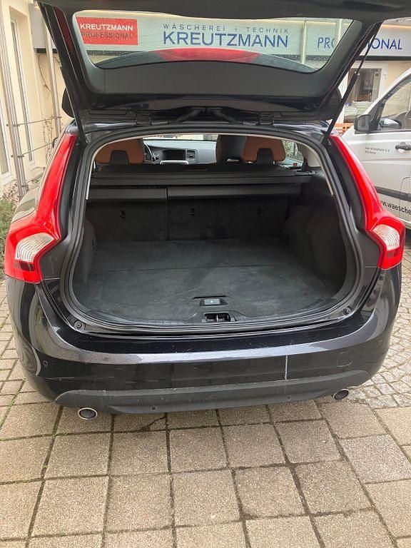 Gebraucht Volvo V60 Summum 215 PS (158 kW) 2012 Schwarz Kombi