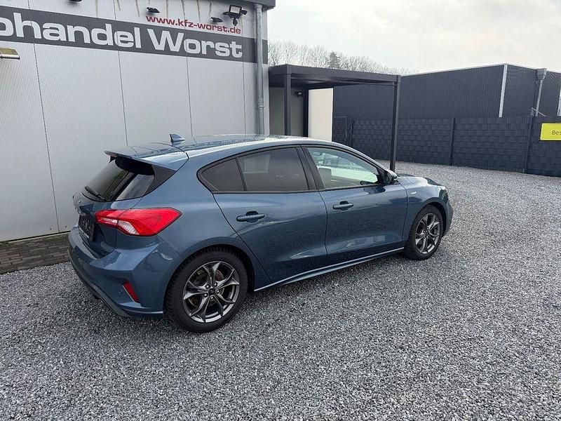 Gebraucht Ford Focus ST-Line 120 PS (88 kW) 2021 Blau Limousine