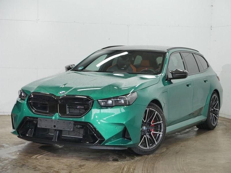 M isle of man grün Gebraucht 2024 BMW M5 Sport Line Kombi | 132.900 € - Bild 1/4