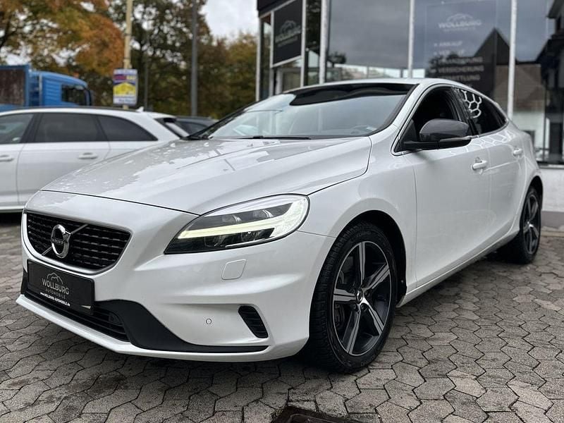 Weiß Gebraucht 2018 Volvo V40 R-Design Kombi | 12.890 € (Fairer Preis) - Bild 1/4