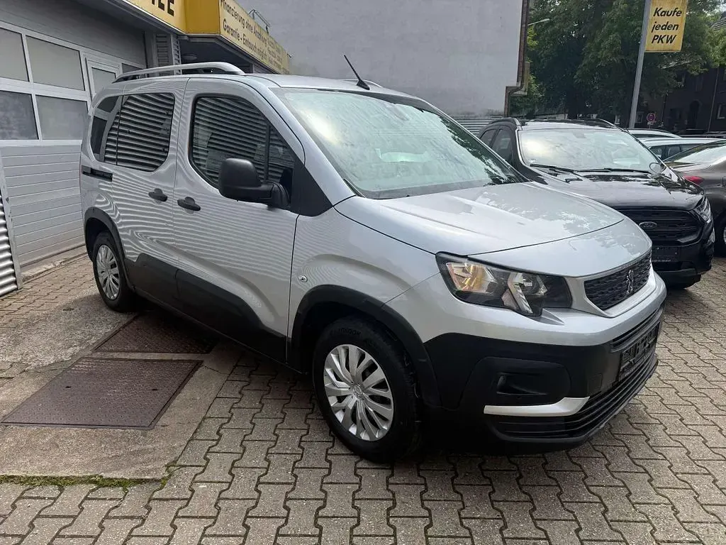 Gebraucht Peugeot Rifter Active 131 PS (96 kW) 2020 Grau Van / Kleinbus