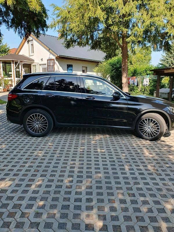 Gebraucht Mercedes GLC250 204 PS (150 kW) 2017 Schwarz SUV