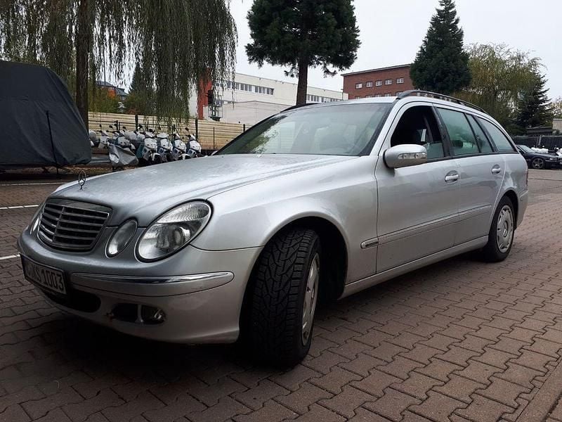 Silber Gebraucht 2008 Mercedes 190 Limousine | 4.750 € (Superpreis) - Bild 1/4