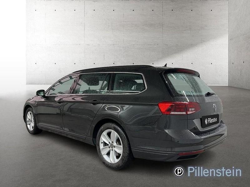Gebraucht VW Passat Business 200 PS (147 kW) 2023 Grau Kombi