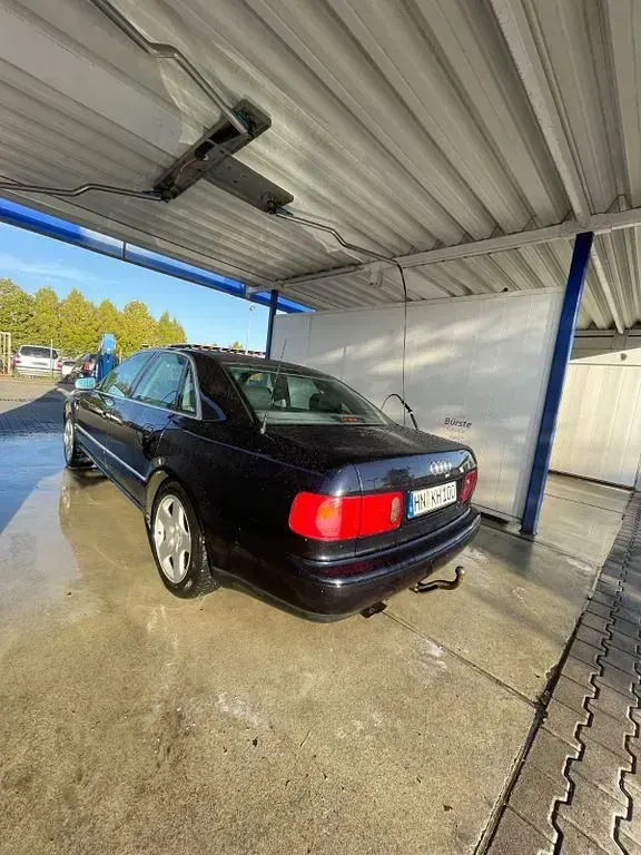 Gebraucht Audi A8 193 PS (141 kW) 1997 Schwarz Limousine