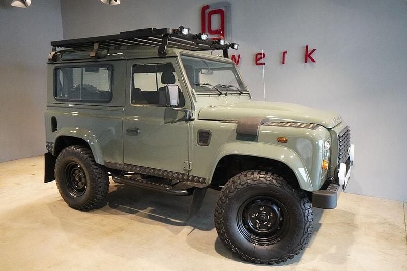 Grün Gebraucht 2013 Land Rover Defender S SUV | 47.941 € (Guter Preis) - Bild 1/3