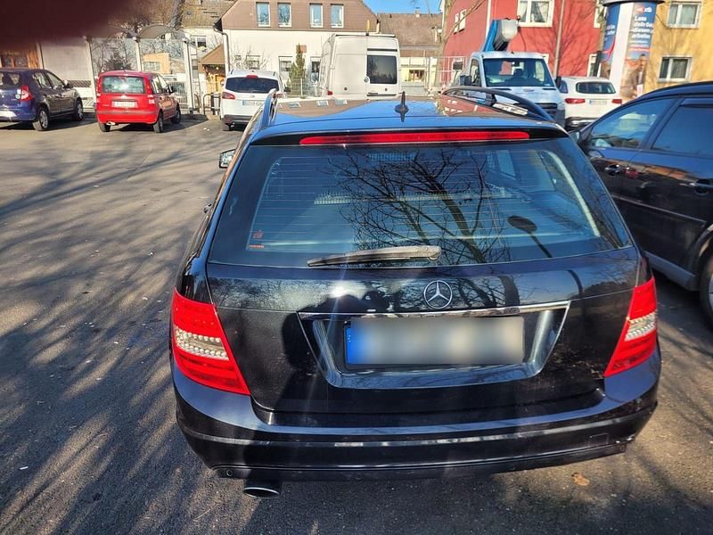 Gebraucht Mercedes C220 170 PS (125 kW) 2014 Schwarz Limousine