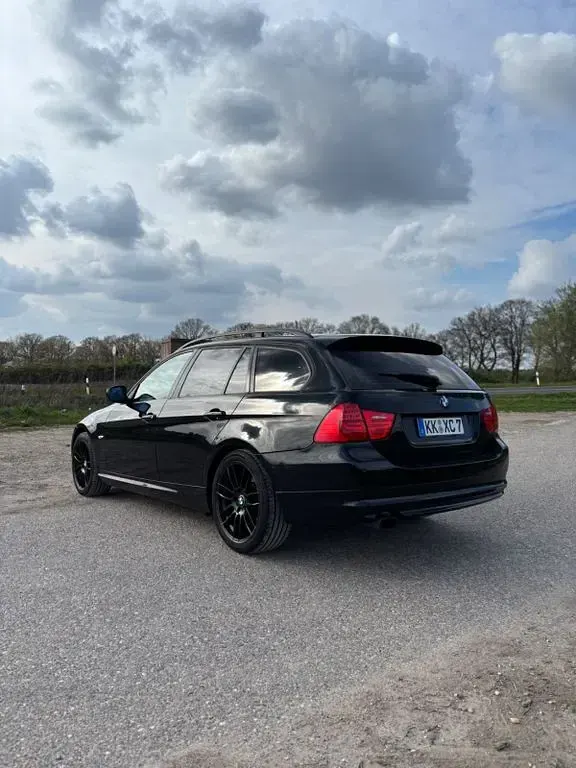 Gebraucht BMW 320 177 PS (130 kW) 2008 Schwarz Kombi