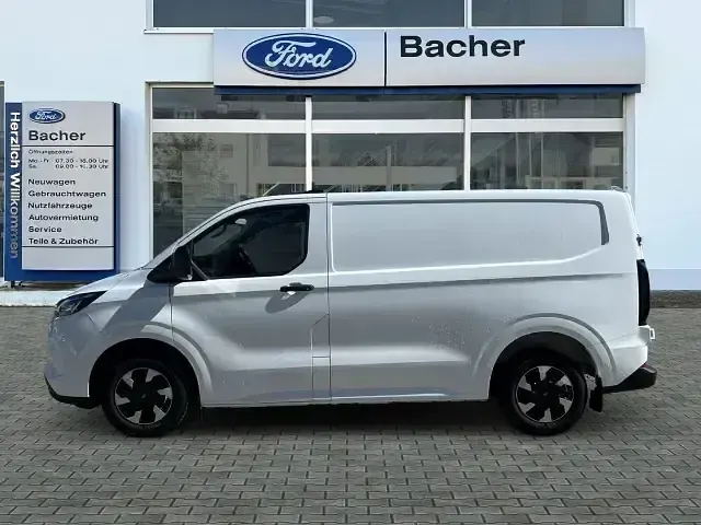 Gebraucht Ford Transit Custom 233 PS (171 kW) 2025 Andere Limousine