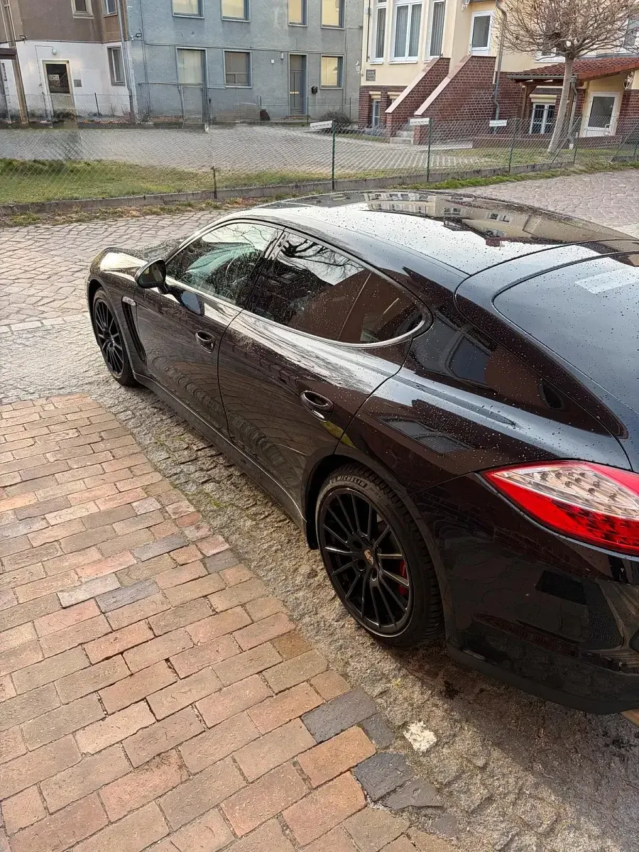 Gebraucht Porsche Panamera 4 299 PS (219 kW) 2011 Schwarz Kleinwagen