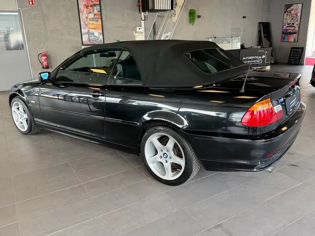 Gebraucht BMW 318 Cabriolet 143 PS (105 kW) 2003 Schwarz Cabrio