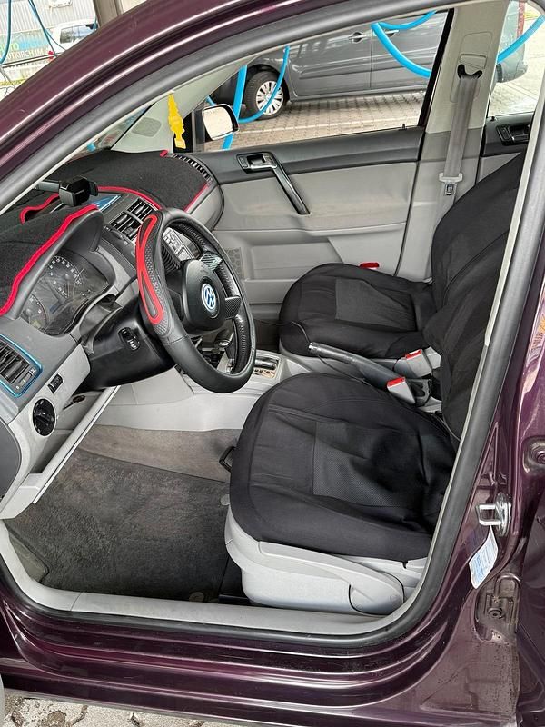 Violet Gebraucht 2002 VW Polo Limousine | 1.500 € (Guter Preis) - Bild 1/4