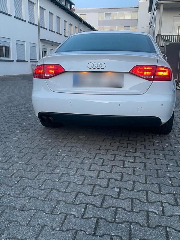 Gebraucht Audi A4 S-Line 160 PS (117 kW) 2009 Weiß Limousine