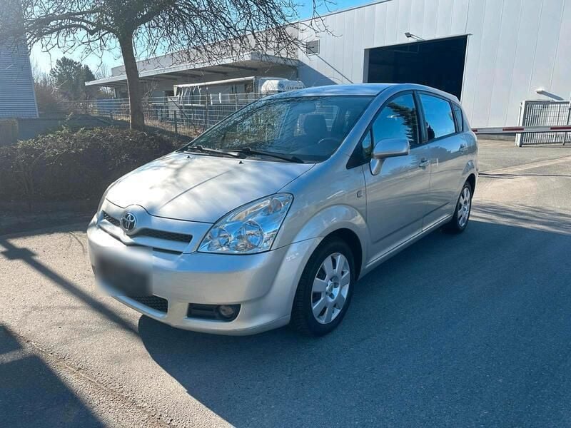 Silber Gebraucht 2005 Toyota Corolla Verso Van / Kleinbus | 3.950 € (Fairer Preis) - Bild 1/4