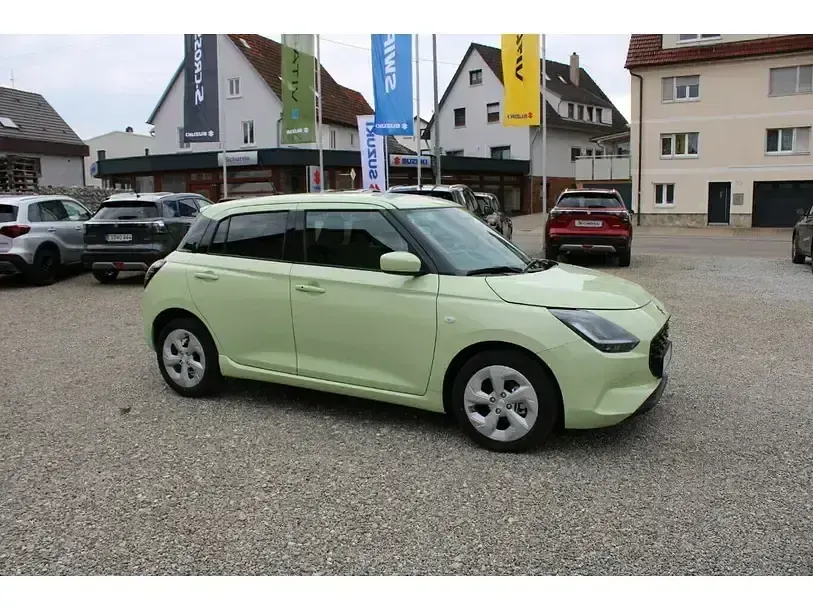 Neu Suzuki Swift Comfort 83 PS (61 kW) 2026 Gelb Kleinwagen